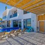 Luxury In Yesilkoy - 10 Minutes Drive To Villa