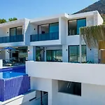Luxury In Yesilkoy - 10 Minutes Drive To