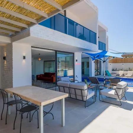 Vila Luxury In Yesilkoy - 10 Minutes Drive To