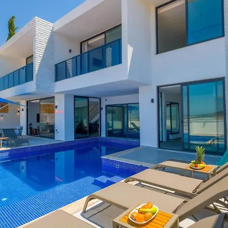 Vila Luxury In Yesilkoy - 10 Minutes Drive To