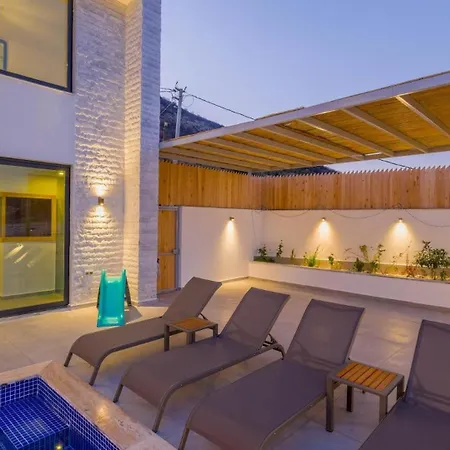 Villa Luxury In Yesilkoy - 10 Minutes Drive To
