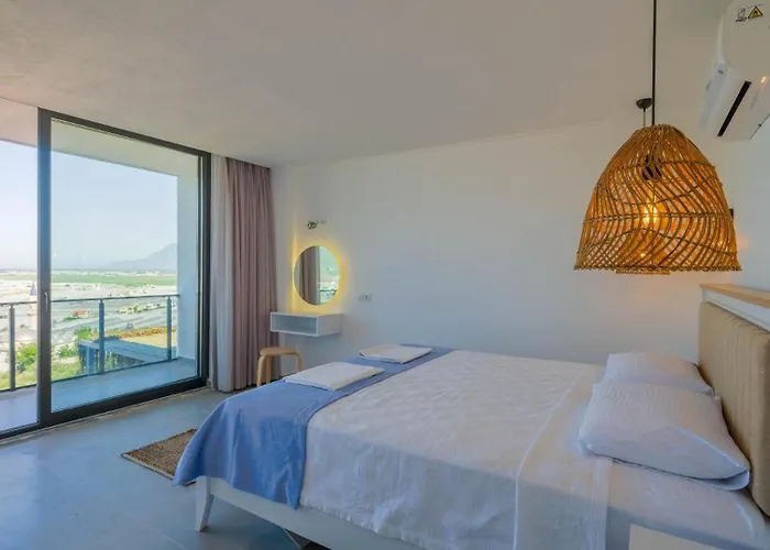Vila Luxury In Yesilkoy - 10 Minutes Drive To *