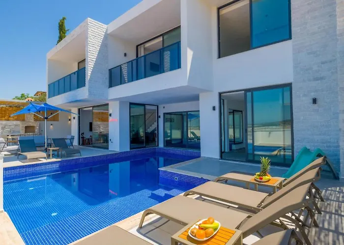 Vila Luxury In Yesilkoy - 10 Minutes Drive To
