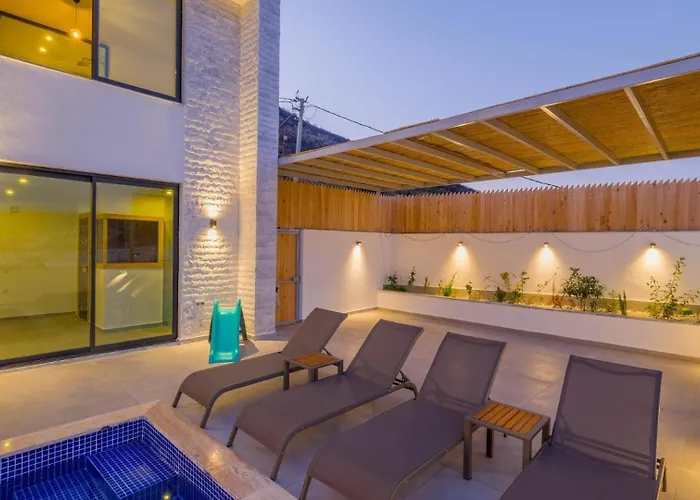 Vila Luxury In Yesilkoy - 10 Minutes Drive To
