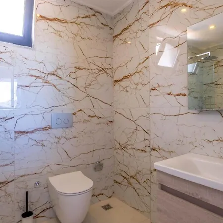 Luxury In Yesilkoy - 10 Minutes Drive To