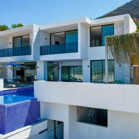 Luxury In Yesilkoy - 10 Minutes Drive To